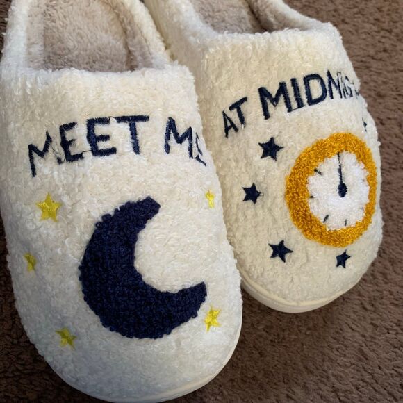 Meet me at midnight TAYLOR SWIFT SLIPPERS Size 9 - Picture 2 of 8